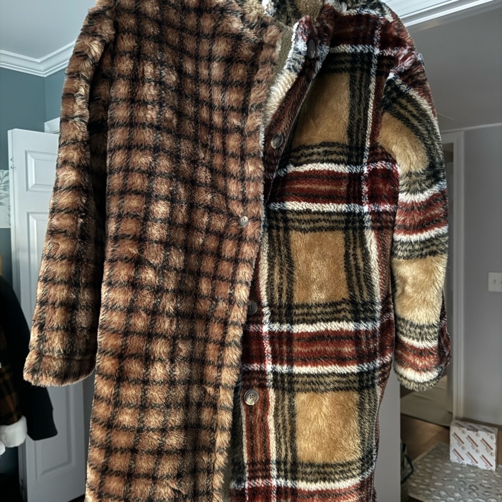 Something Navy - Contrast Faux Fur Plaid Sherpa Jacket XS
